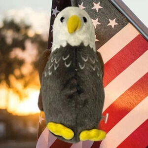 Wild Republic Bald Eagle 6 inch Squeeze for Sound‎ Plush Stuffed Animal